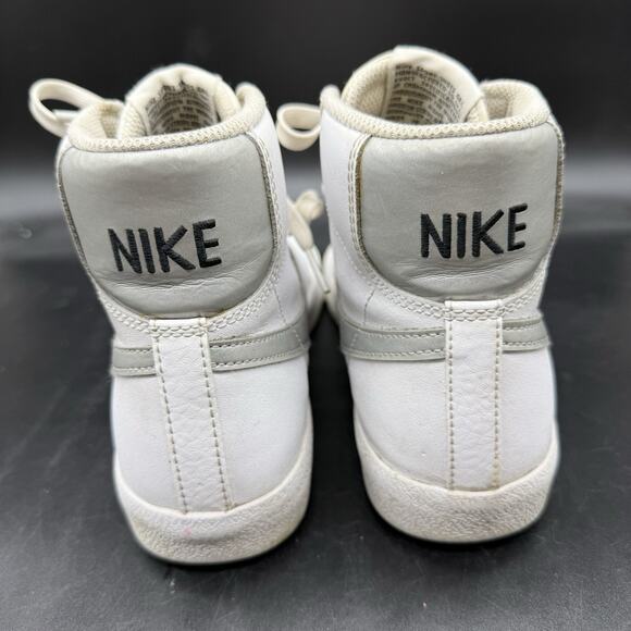 Nike Blazer Mid '77 GS Sneaker Youth Size 6Y Womens 7.5 White Silver DA4086-101 - Picture 4 of 7